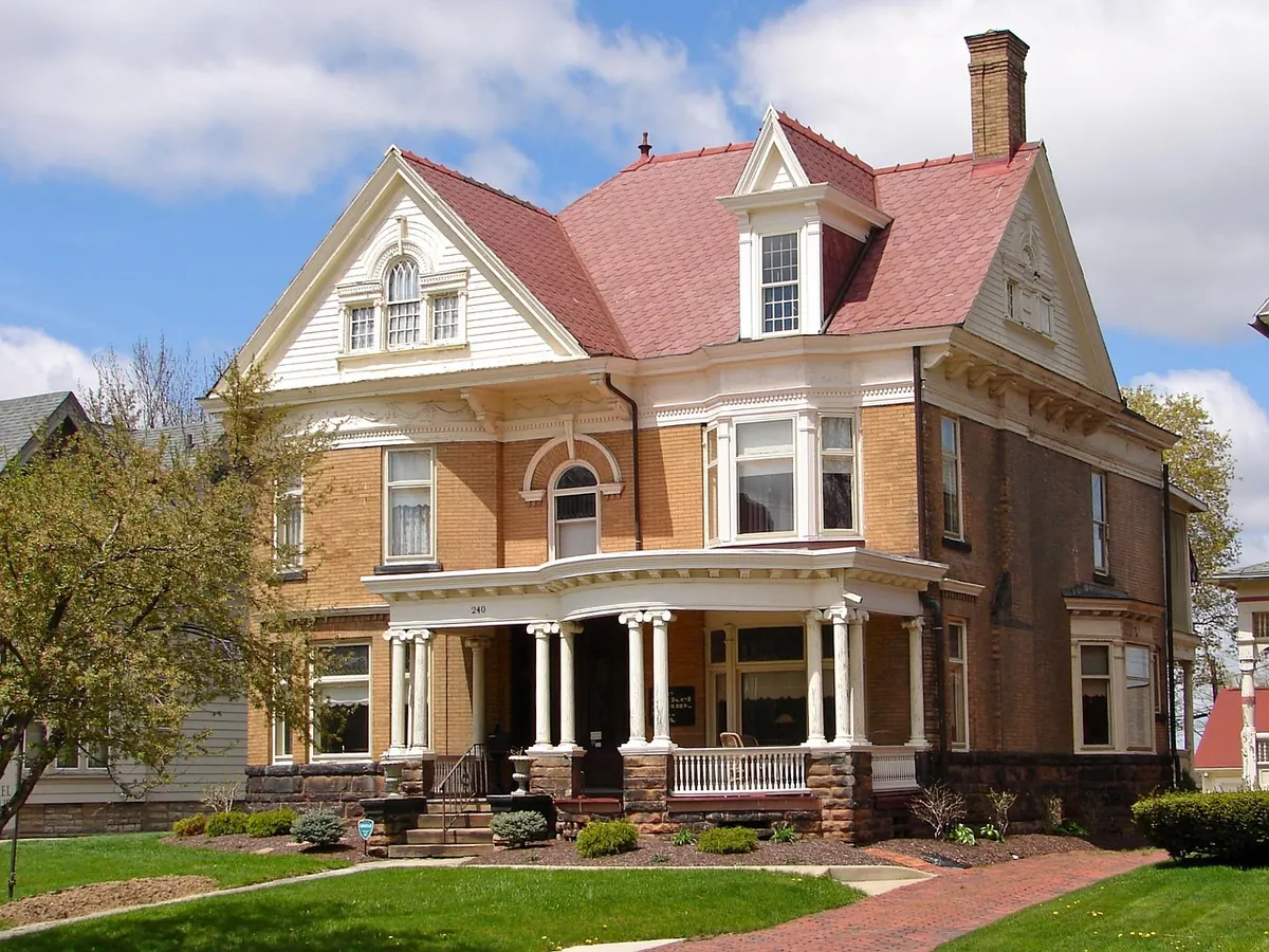 Seven Common Mistakes When Restoring a Victorian Gable